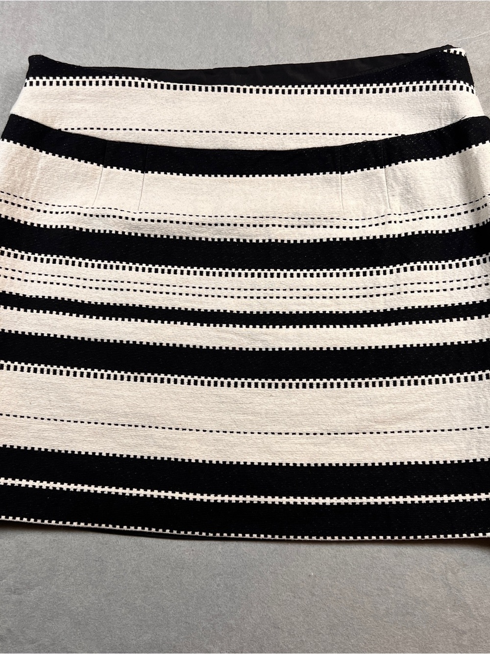 LOFT Black Ivory Striped Skirt Women’s 12 Mod Preppy Textured